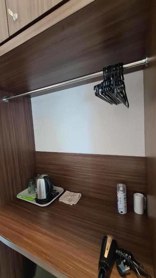 Aeropod Kk Corner Unit Near City And Airport 4 Pax Free Parking Kota Kinabalu Kültér fotó